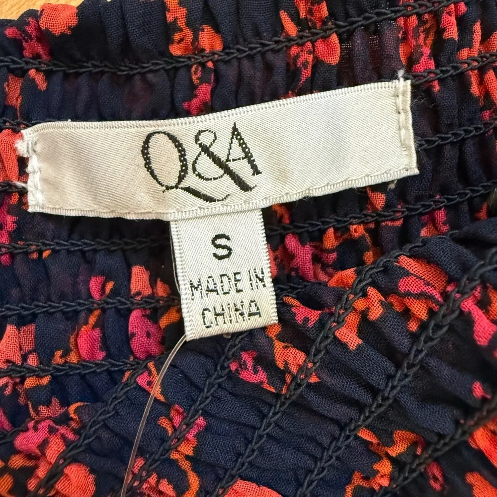 NWT Q&A 2 Tiered Navy and Pink Floral Skirt Size Small - Picture 4 of 5